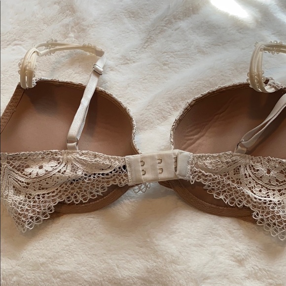 VS very sexy bra- never worn - Picture 2 of 4